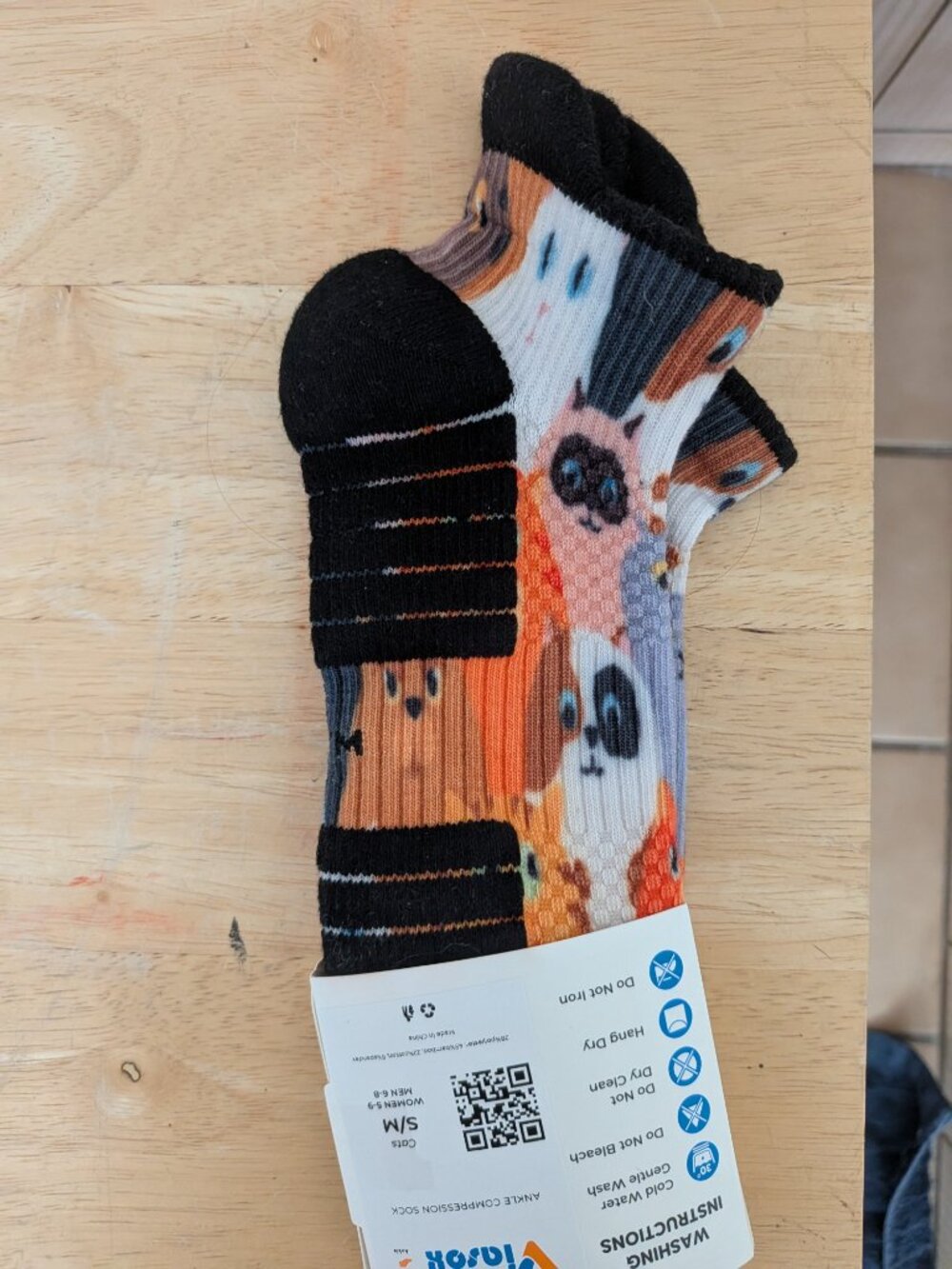 Viasox Ankle Compression Socks - Cats pattern - Size S/M - NWT - Picture 3 of 3